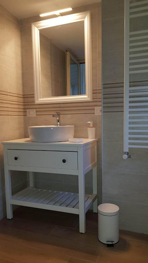 Santa Chiara Home Spaccanapoli Екстер'єр фото