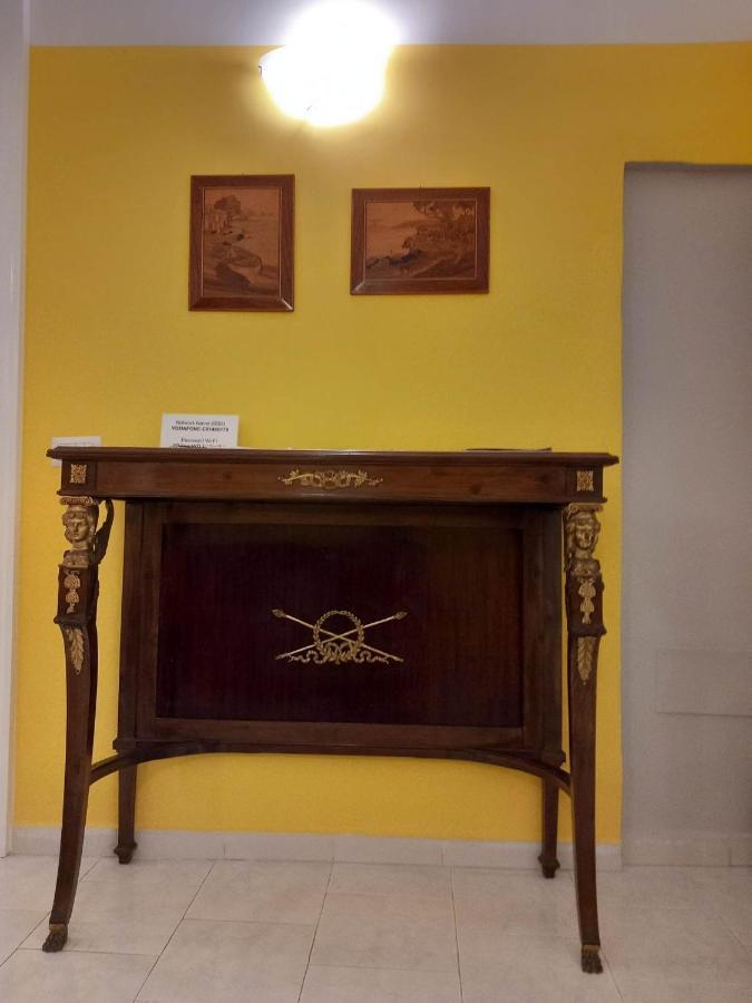 Santa Chiara Home Spaccanapoli Екстер'єр фото