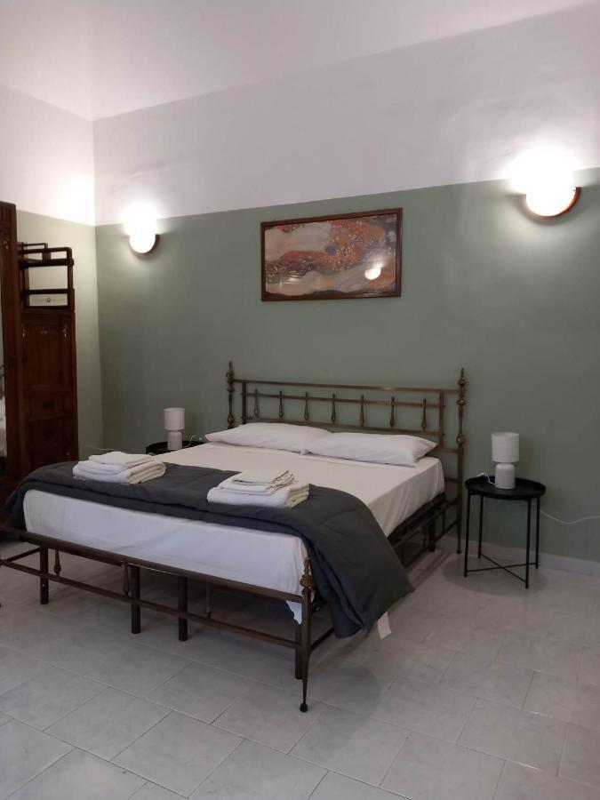 Santa Chiara Home Spaccanapoli Екстер'єр фото